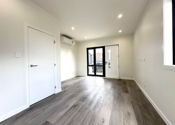  at 5 Pukanui Avenue, Flat Bush, Manukau City, Auckland