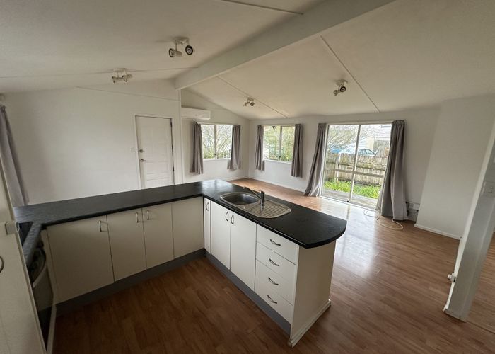 at Home for relocation, Henderson, Waitakere City, Auckland