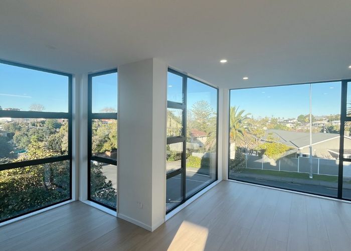 at 9A Glamorgan Drive, Torbay, North Shore City, Auckland