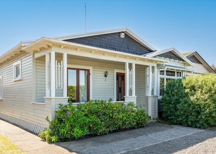  at 5 Georges Drive, Napier South, Napier