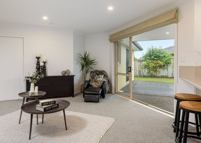  at 8 Dove Place, Pyes Pa, Tauranga