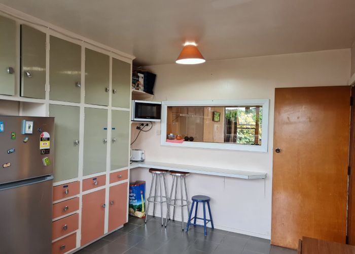  at 2/17 Waimairi Road, Upper Riccarton, Christchurch City, Canterbury