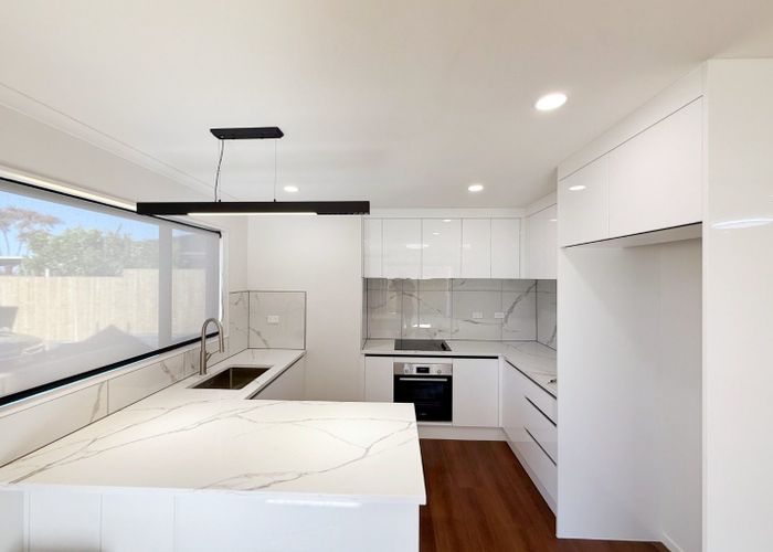  at 8A Downsview Road, Pakuranga Heights, Manukau City, Auckland