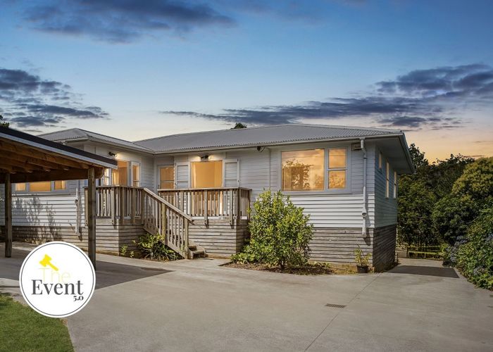  at 10 Windy Ridge Road, Glenfield, Auckland