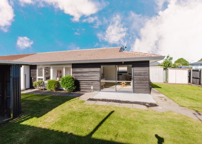  at 2/25 Johns Road, Belfast, Christchurch City, Canterbury