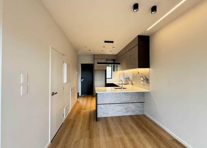  at 5/7 Brookfield Road, Te Atatu Peninsula, Auckland