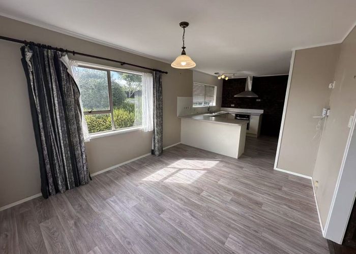  at 10 Sunnyridge Place, Hillsborough, Auckland