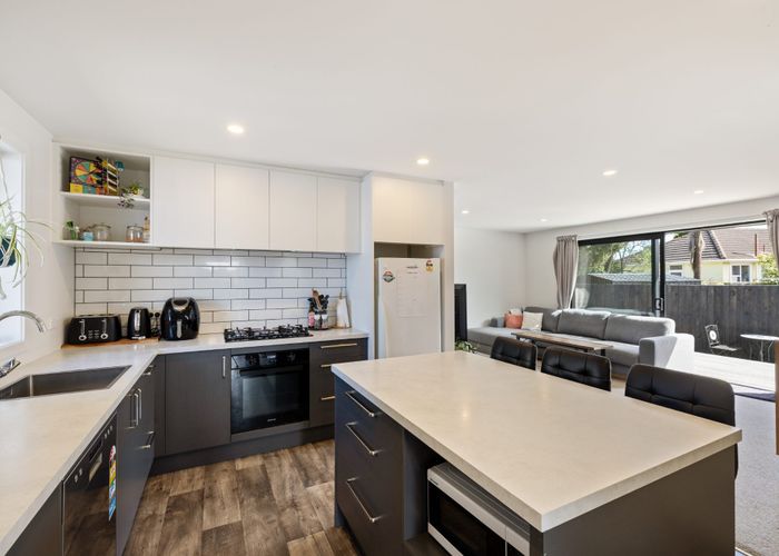  at 2/19 Tensing Place, Sockburn, Christchurch City, Canterbury