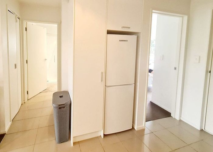  at E1/60 Masons Road, Pinehill, North Shore City, Auckland