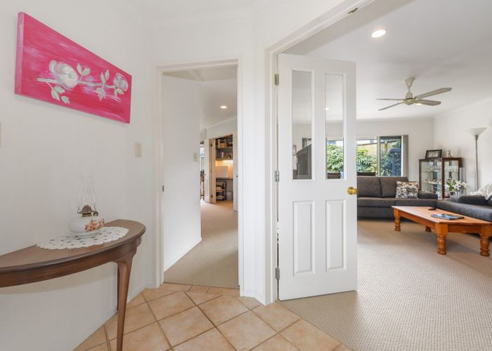  at 10 Guernsey Place, Grandview Heights, Hamilton
