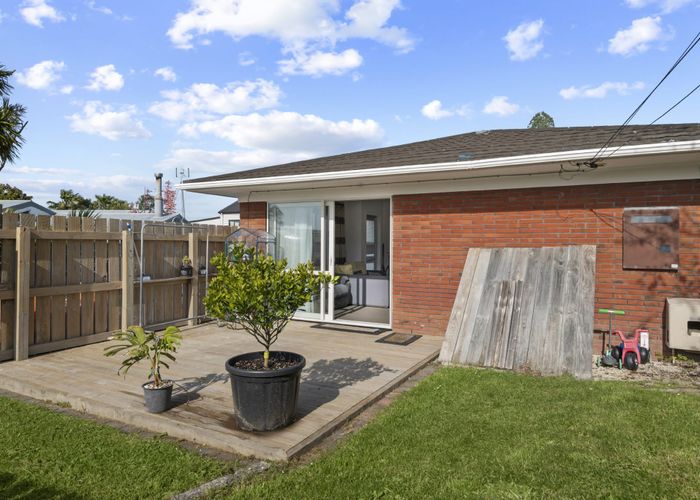  at 1/9 Windy Ridge Road, Glenfield, Auckland
