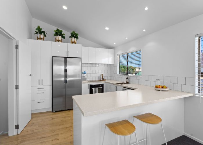 For sale 116 Field Way, Waikanae Beach, Kapiti Coast, Wellington