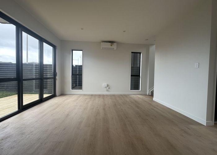  at 1/130 Te Oneroa Way, Long Bay, North Shore City, Auckland