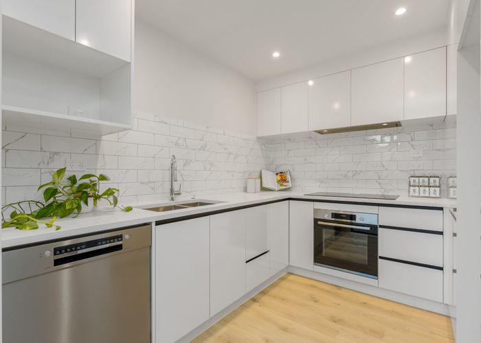  at 4/28 Alberta Street, Point Chevalier, Auckland City, Auckland