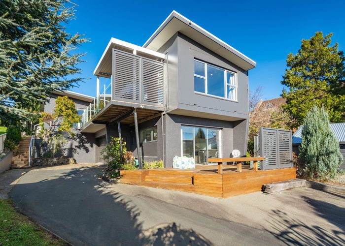  at 52 Signal Hill Road, Opoho, Dunedin