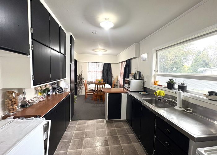 at 230 Portsmouth Road, Flaxmere, Hastings