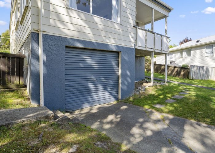  at 40 Edelweiss Grove, Timberlea, Upper Hutt