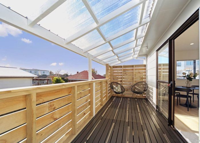  at 2/18 Binsted Road, New Lynn, Waitakere City, Auckland