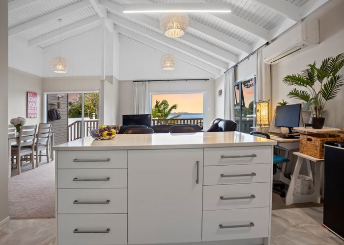  at 11 Moana Drive, Tanners Point, Tahawai