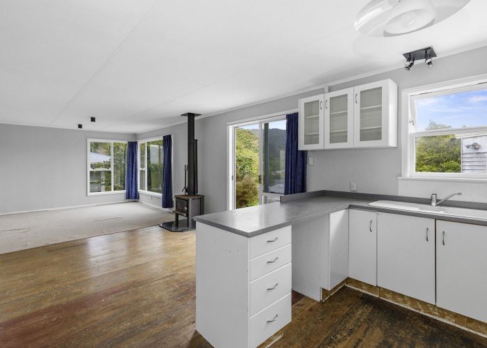  at 4 Parenga Street, Wainuiomata, Lower Hutt, Wellington