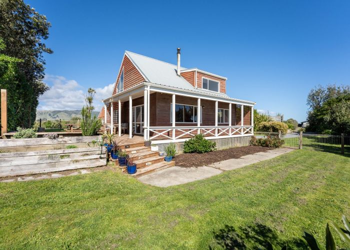  at 18 Kitchener Street, Te Horo Beach