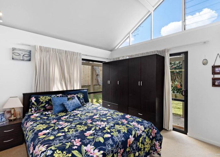  at 2/84 Prince Regent Drive, Half Moon Bay, Manukau City, Auckland