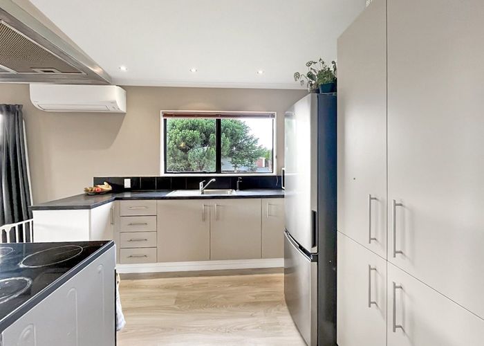  at 9 Cargill Grove, Kelvin Grove, Palmerston North, Manawatu / Whanganui