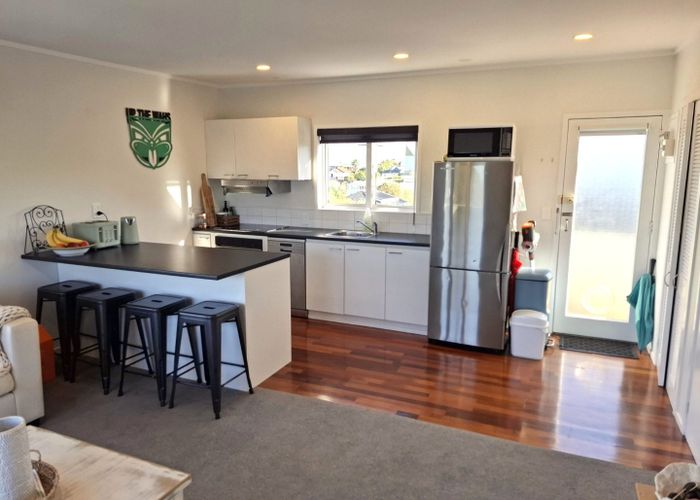  at 6/18 Parr Terrace, Castor Bay, North Shore City, Auckland