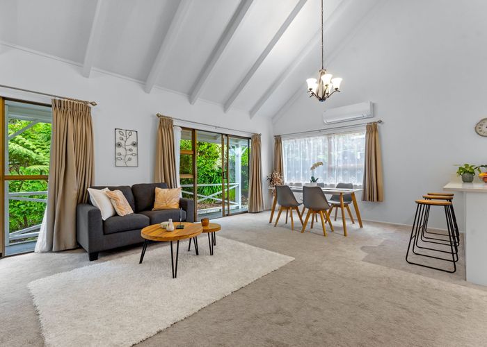  at 2/1 Trelawny Place, Hillcrest, North Shore City, Auckland
