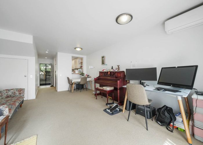  at 28/92 Bush Road, Albany, Auckland