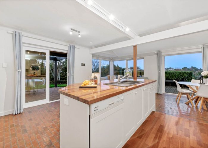  at 281 Point View Drive, Shamrock Park, Manukau City, Auckland