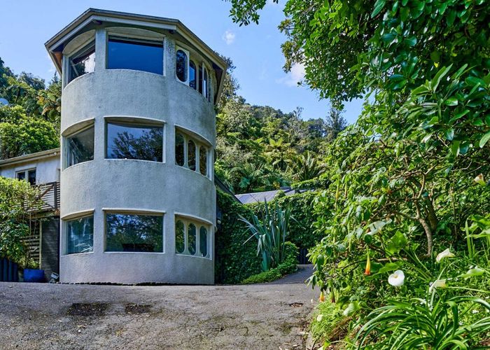  at 30 Ferry Road, Days Bay, Lower Hutt
