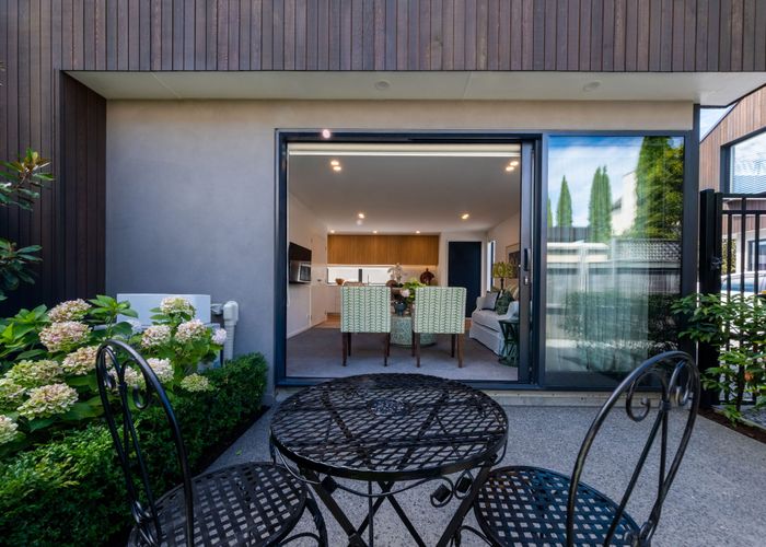  at 2/126 Rugby Street, Merivale, Christchurch