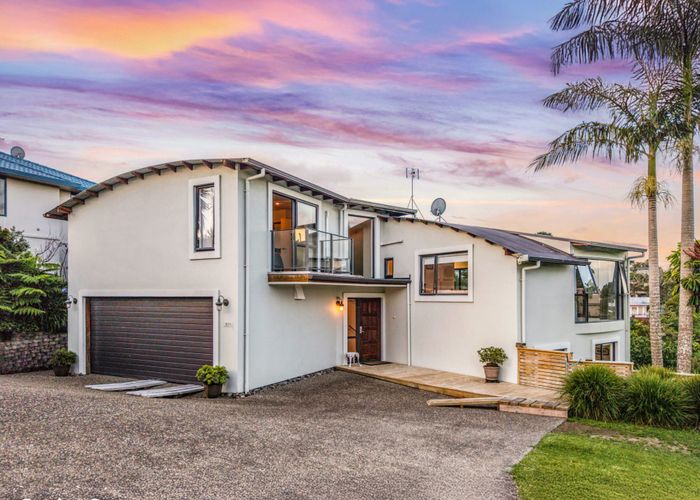  at 817C East Coast Road, Browns Bay, North Shore City, Auckland