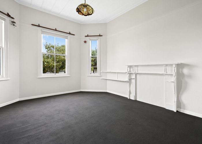  at 351 Cambridge Road, Hillcrest, Hamilton
