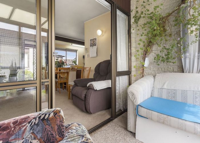  at 2/92 Princes Street, Otahuhu, Auckland