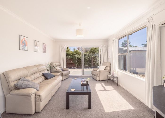  at 2/90 Queenspark Drive, Parklands, Christchurch