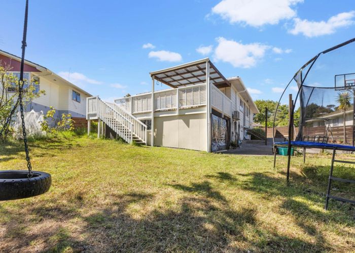  at 5 Embassy Place, Glenfield, North Shore City, Auckland