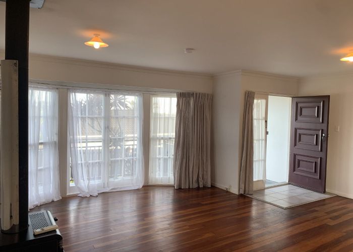  at 81 Sycamore Drive, Sunnynook, North Shore City, Auckland