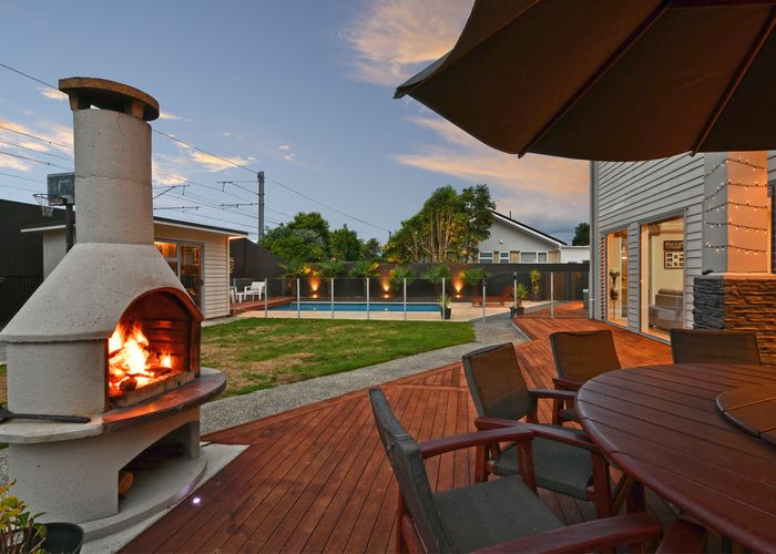  at 42 Heretaunga Square, Silverstream, Upper Hutt