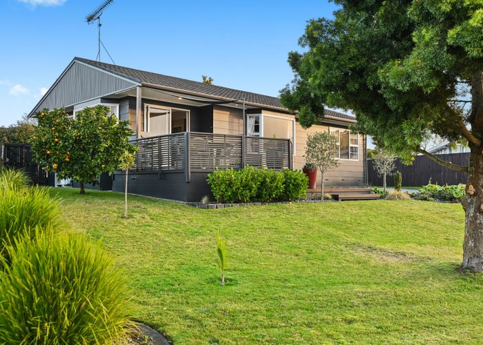  at 39 Sheridan Crescent, Leamington, Cambridge