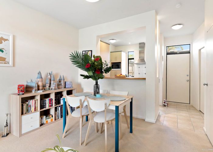  at 92/2 Armoy Drive, East Tamaki, Auckland