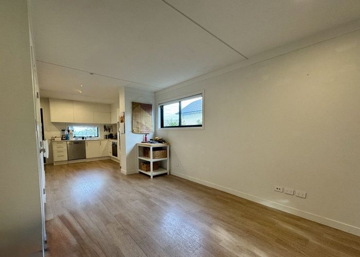  at 4/141 Wallace Road, Mangere Bridge, Auckland