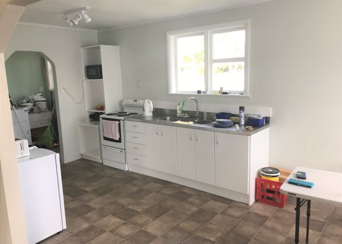  at 90 Holland Road, Fairfield, Hamilton