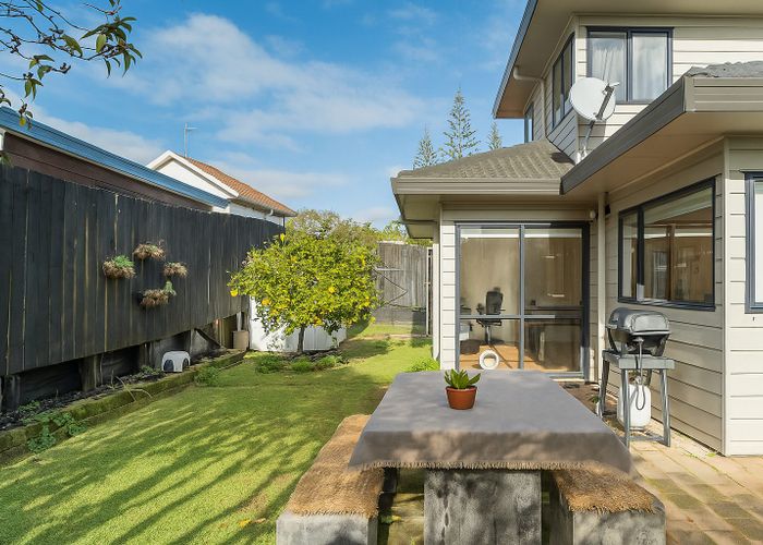  at 1/8 Mandica Place, Sunnynook, North Shore City, Auckland