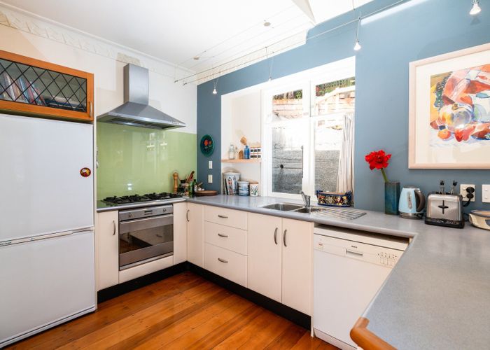  at 15 Thane Road, Roseneath, Wellington, Wellington