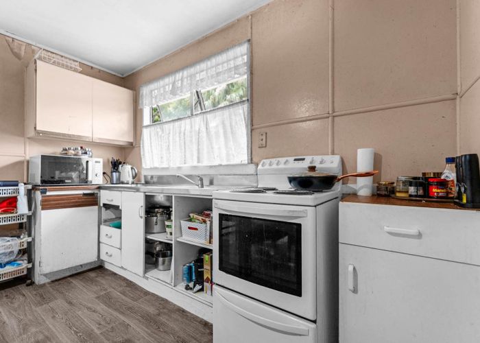  at 84 Ferndown Avenue, Papatoetoe, Auckland