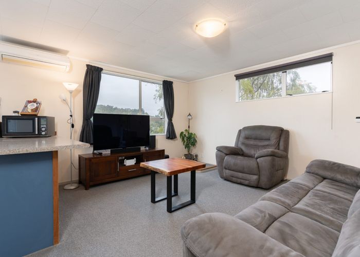  at 1/7 Venus Place, Whitby, Porirua
