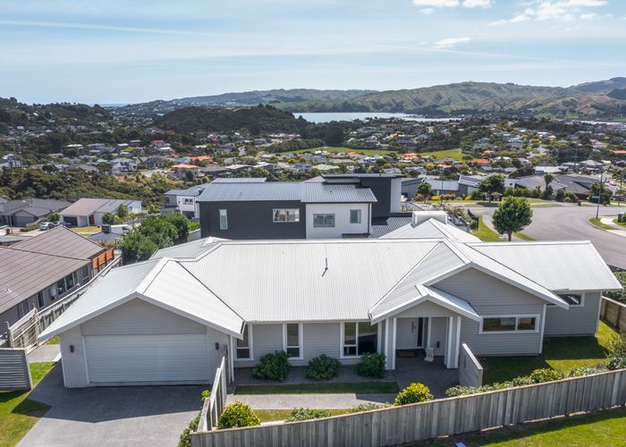  at 2 Pacific View, Whitby, Porirua