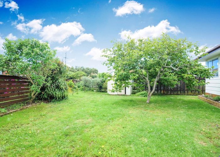  at 2/7 Almond Place, Mount Wellington, Auckland City, Auckland